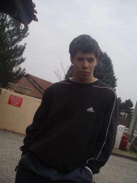 ATENTION: GG le beau gosse coeur a prendre